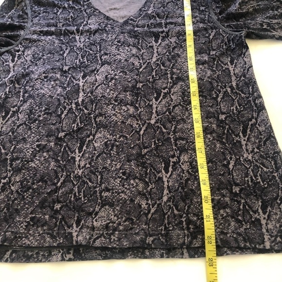 Rails Sami Snakeskin Print Modal V-Neck Long-Sleeve Top Size XS - Picture 9 of 11